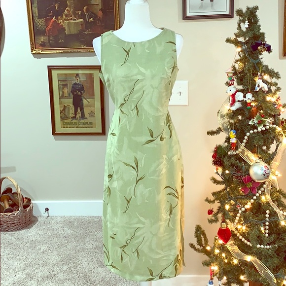 Vintage Dresses & Skirts - Sage green dress with lovely leaf pattern. Size 8